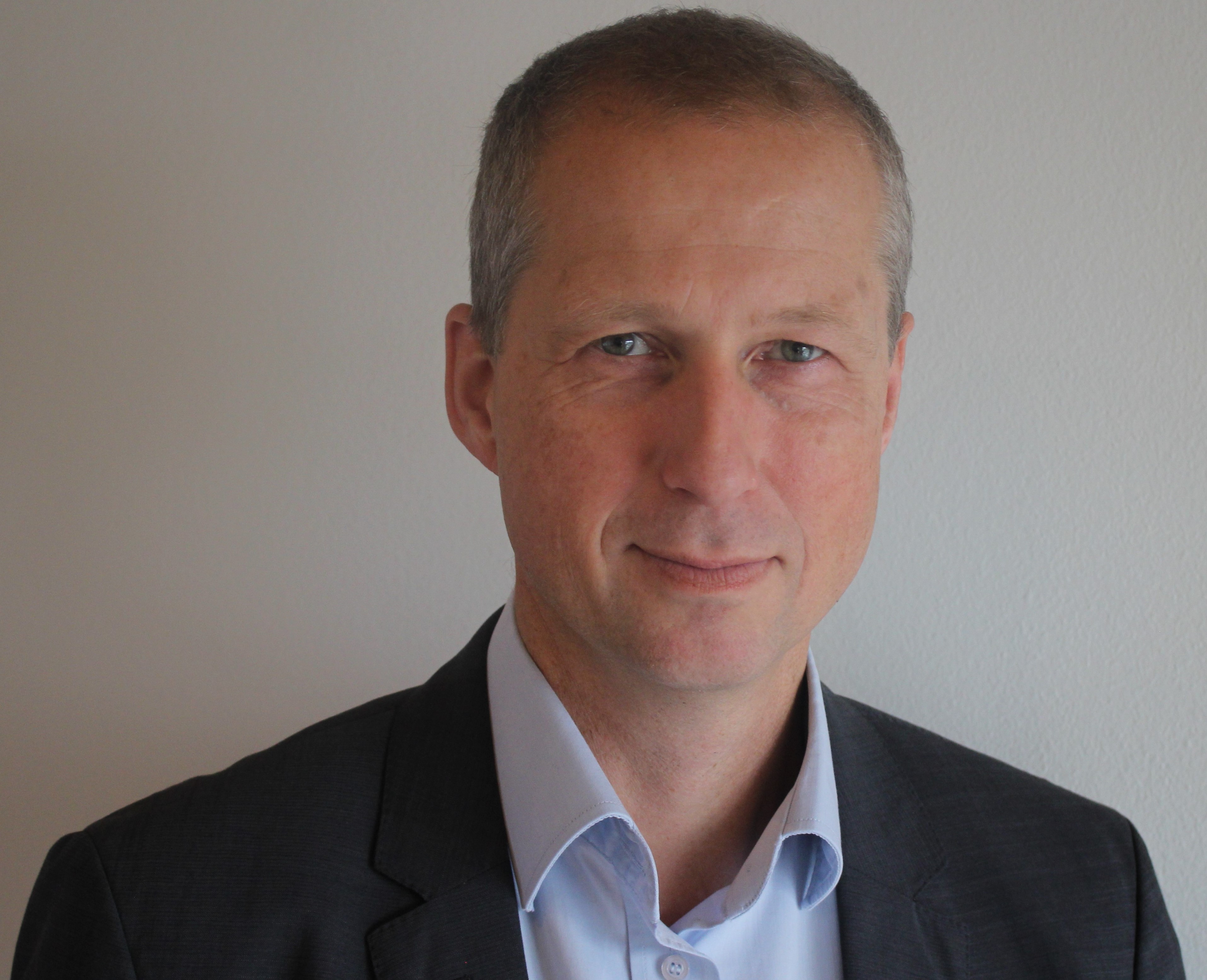 Robert G Hansen